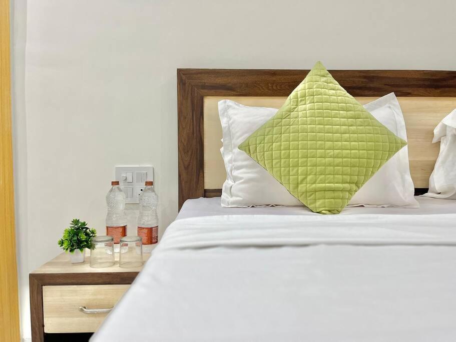 Host Jatin Kasauli Crest 7O1827O7O3 Apartment Bagian luar foto