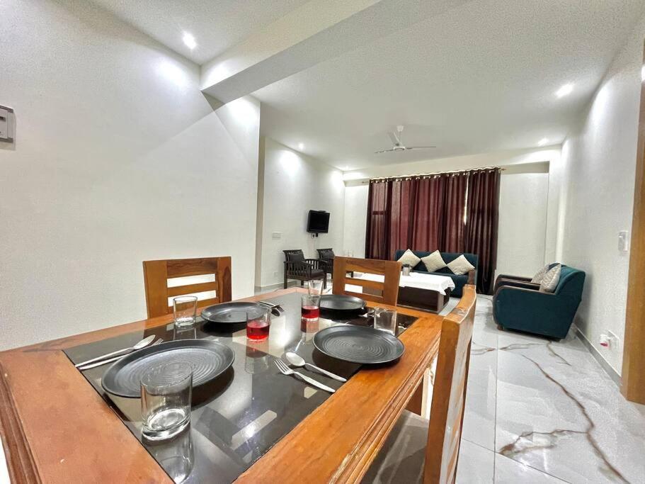 Host Jatin Kasauli Crest 7O1827O7O3 Apartment Bagian luar foto