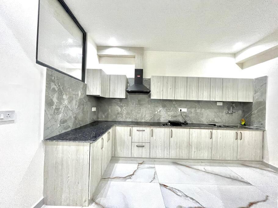 Host Jatin Kasauli Crest 7O1827O7O3 Apartment Bagian luar foto