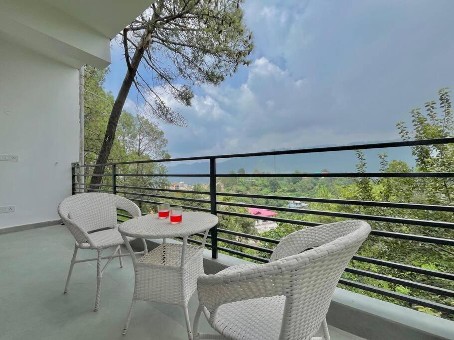 Host Jatin Kasauli Crest 7O1827O7O3 Apartment Bagian luar foto