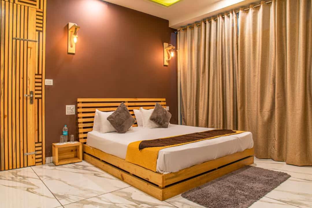 Host Jatin Kasauli Crest 7O1827O7O3 Apartment Bagian luar foto