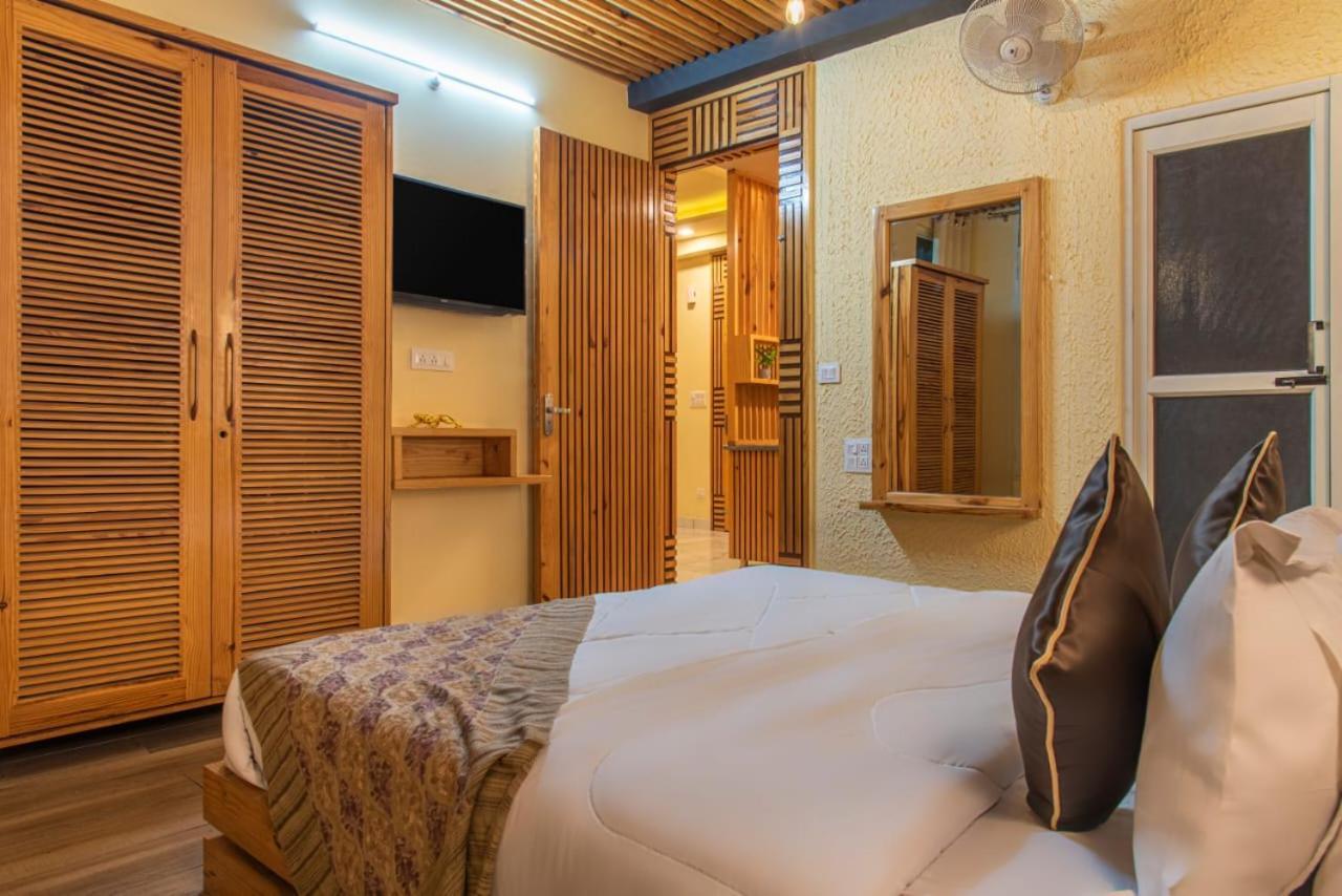 Host Jatin Kasauli Crest 7O1827O7O3 Apartment Bagian luar foto
