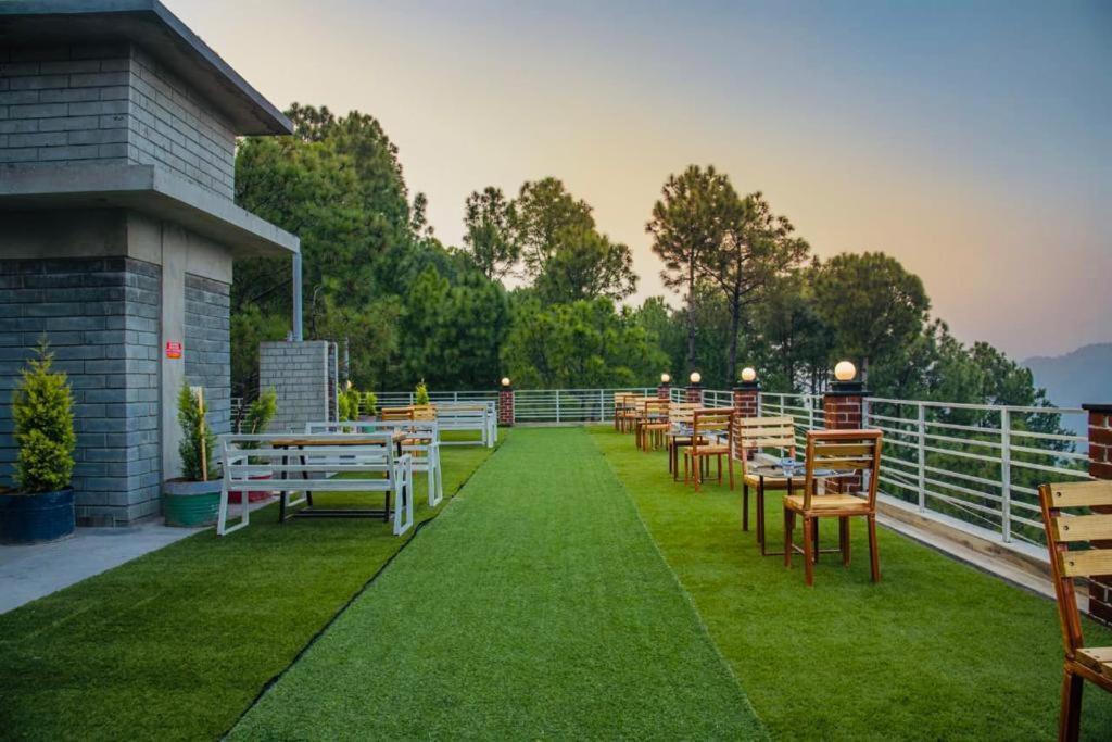 Host Jatin Kasauli Crest 7O1827O7O3 Apartment Bagian luar foto